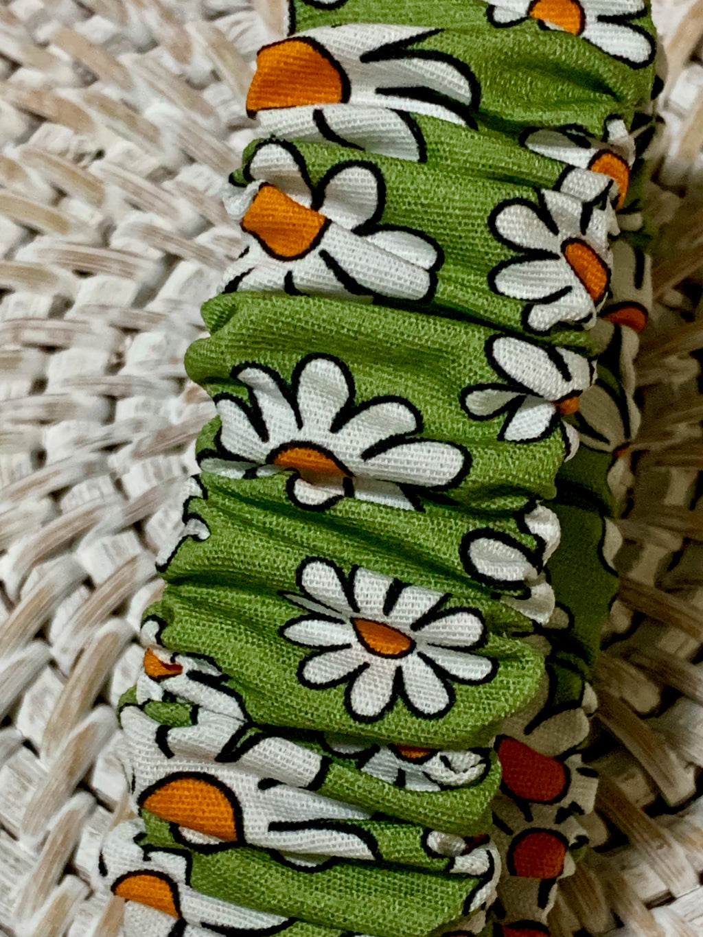 Handmade Scrunchie Key Fob - Boho Retro - Green Daisies