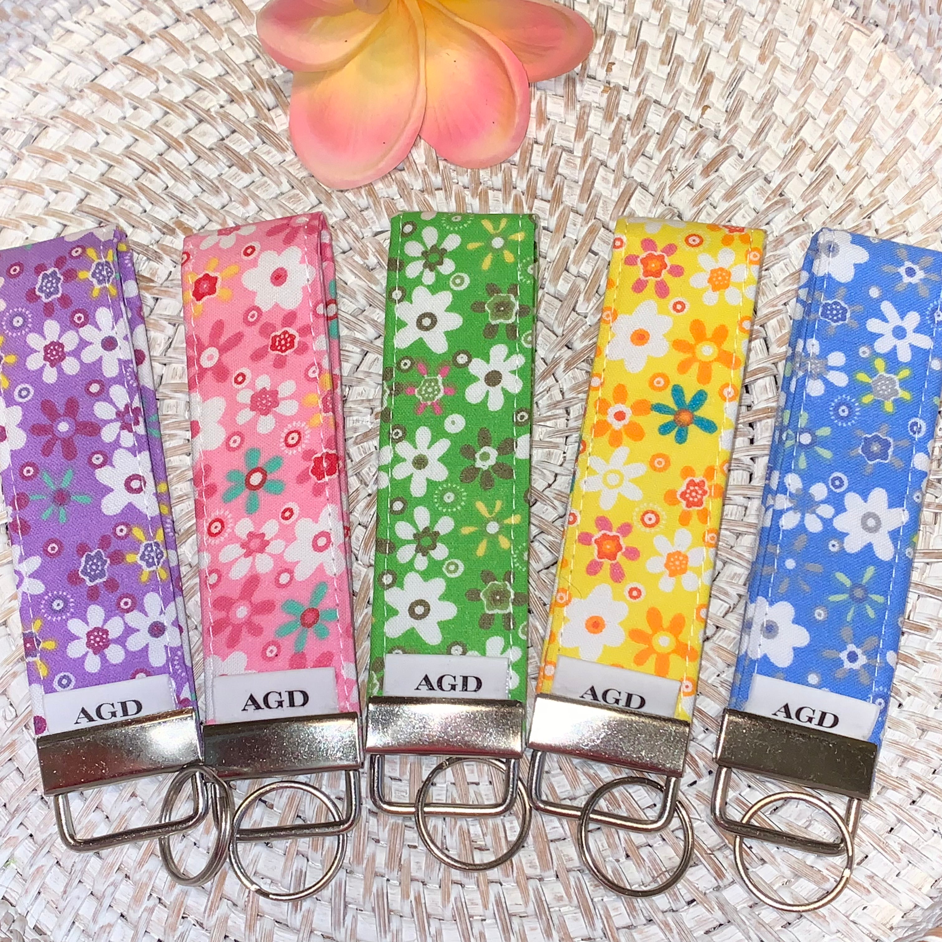 Handmade Key Fobs, Keychains, Wristlets - Limited Edition - Daisies