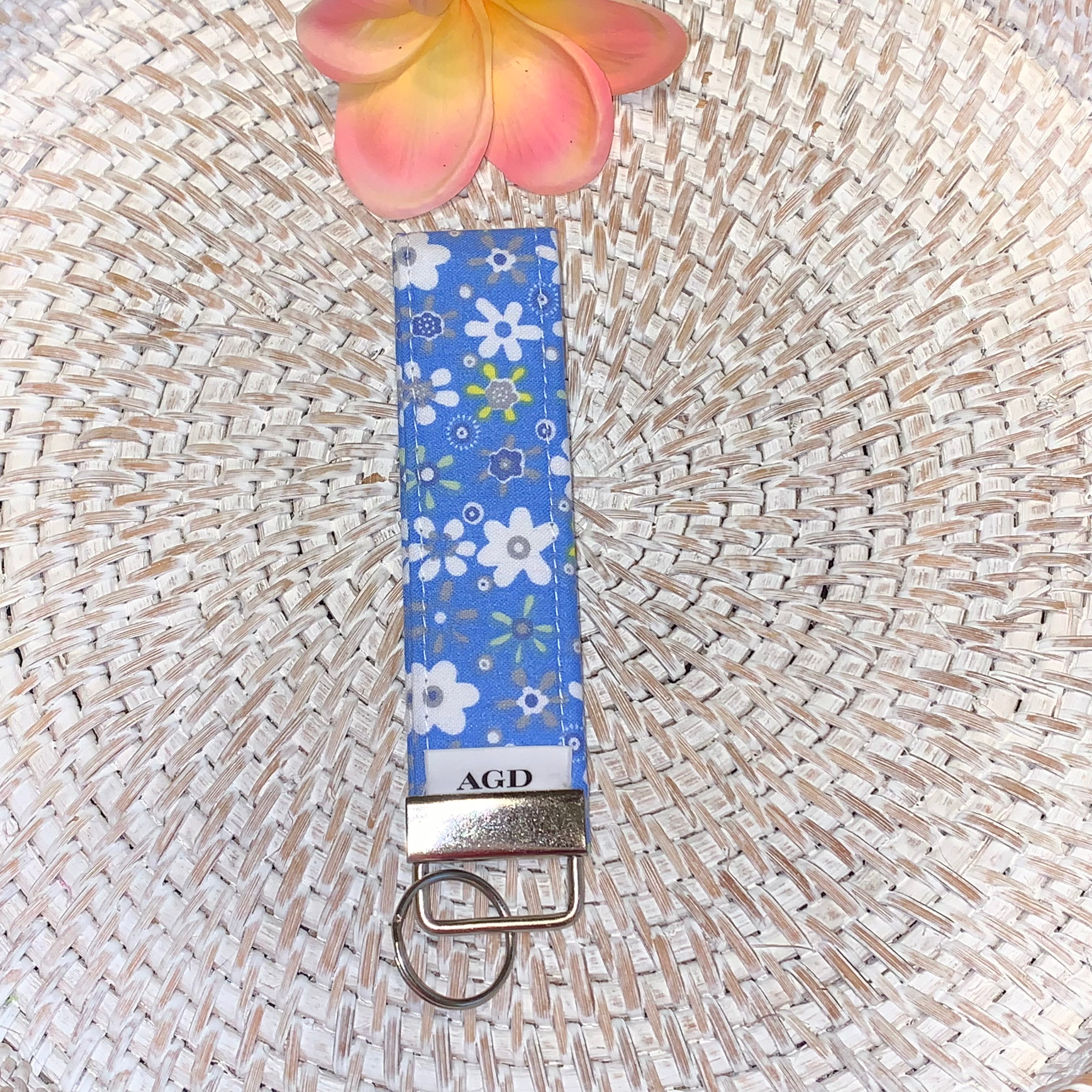 Handmade Key Fobs, Keychains, Wristlets - Limited Edition - Daisies