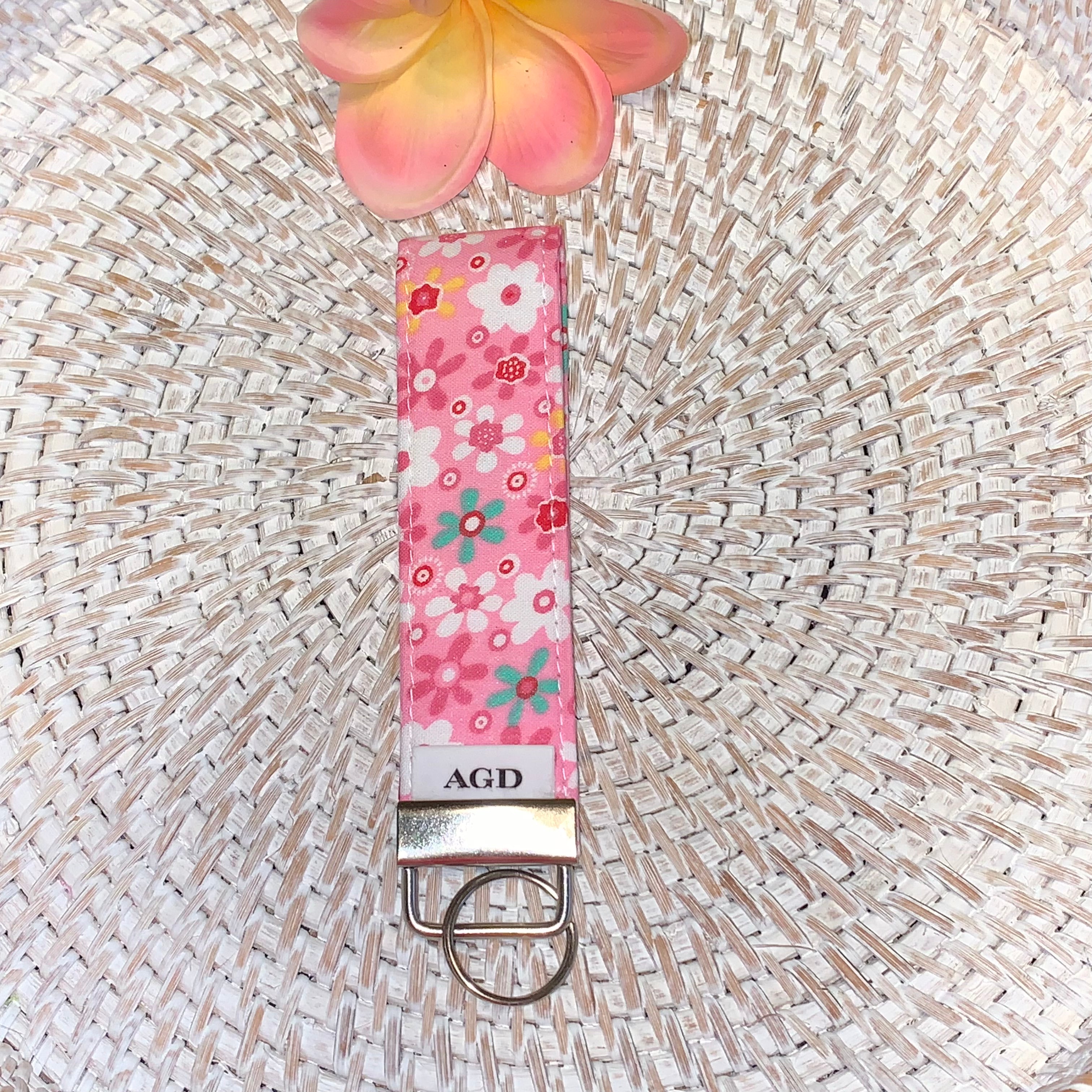 Handmade Key Fobs, Keychains, Wristlets - Limited Edition - Daisies
