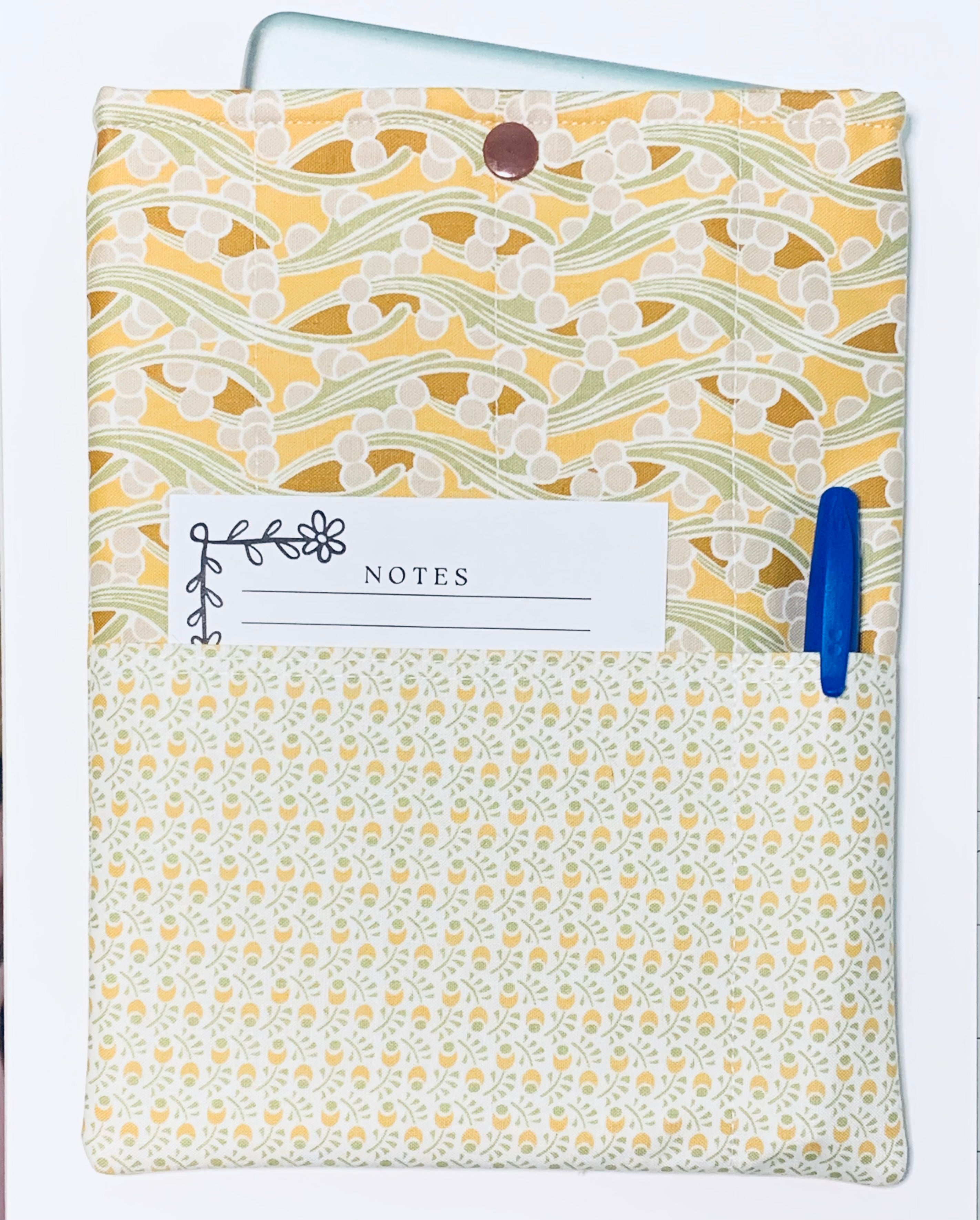 Quilted Tablet Sleeve or Book Sleeve Snap Closure Exterior Pockets - Fleur Nouveau Collection - Handmade - Small - 7" x 9" - Kindle Cozy - iPad Mini Cozy - Book Cozy